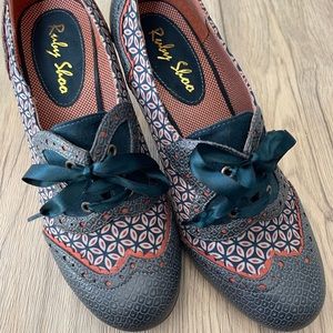 Ruby Shoo Fabric and Leather Vintage 1930s/1940s Style Heels in Size 38/7.5